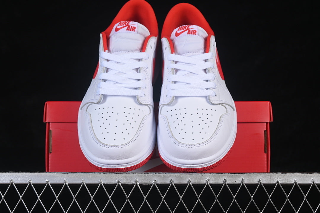 AJ1 Low