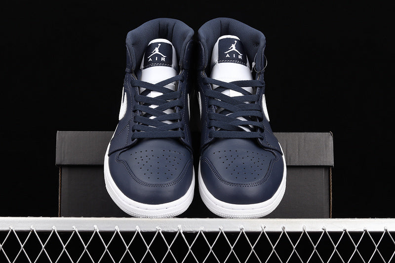 AJ1 Mid