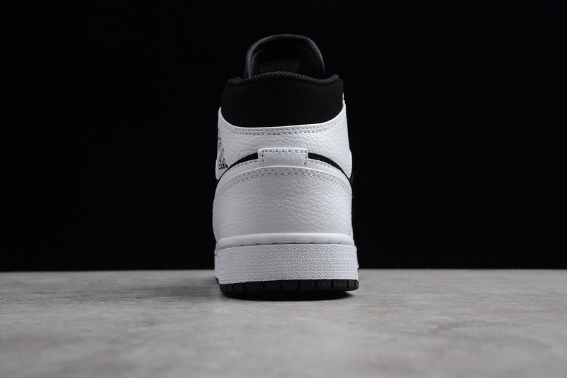 AJ1 Mid