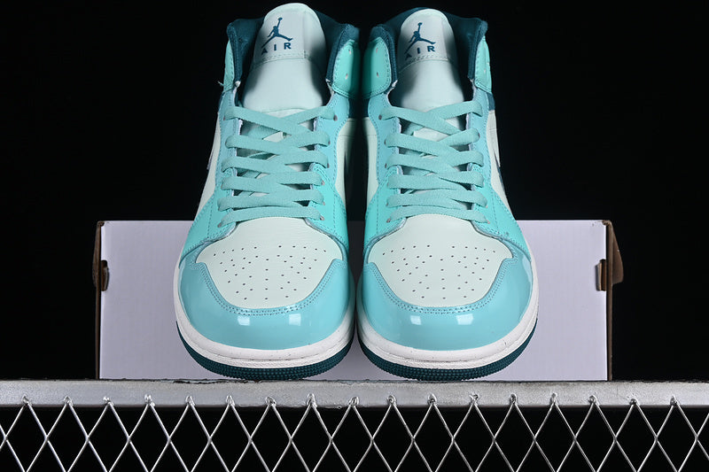 AJ1 Mid