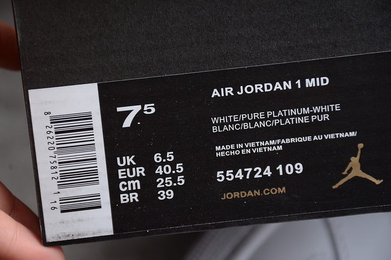 AJ1 Mid