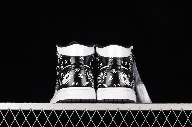 AJ1 Mid