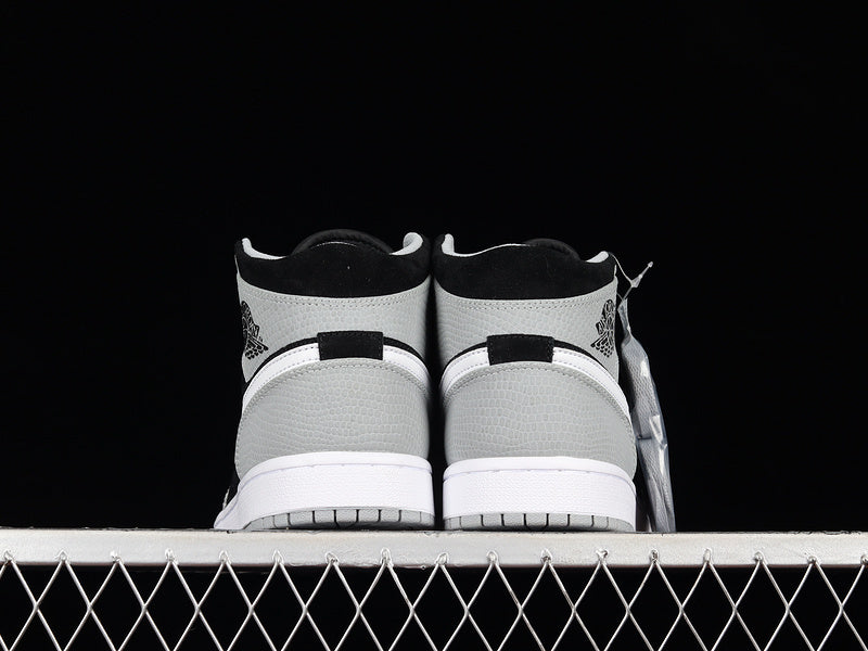 AJ1 Mid