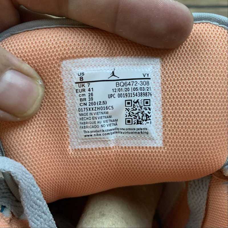 AJ1 Mid