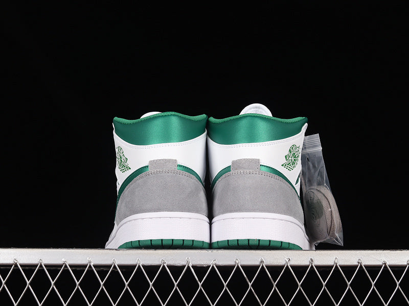 AJ1 Mid