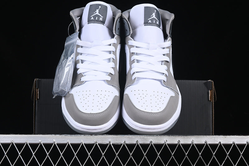 AJ1 Mid