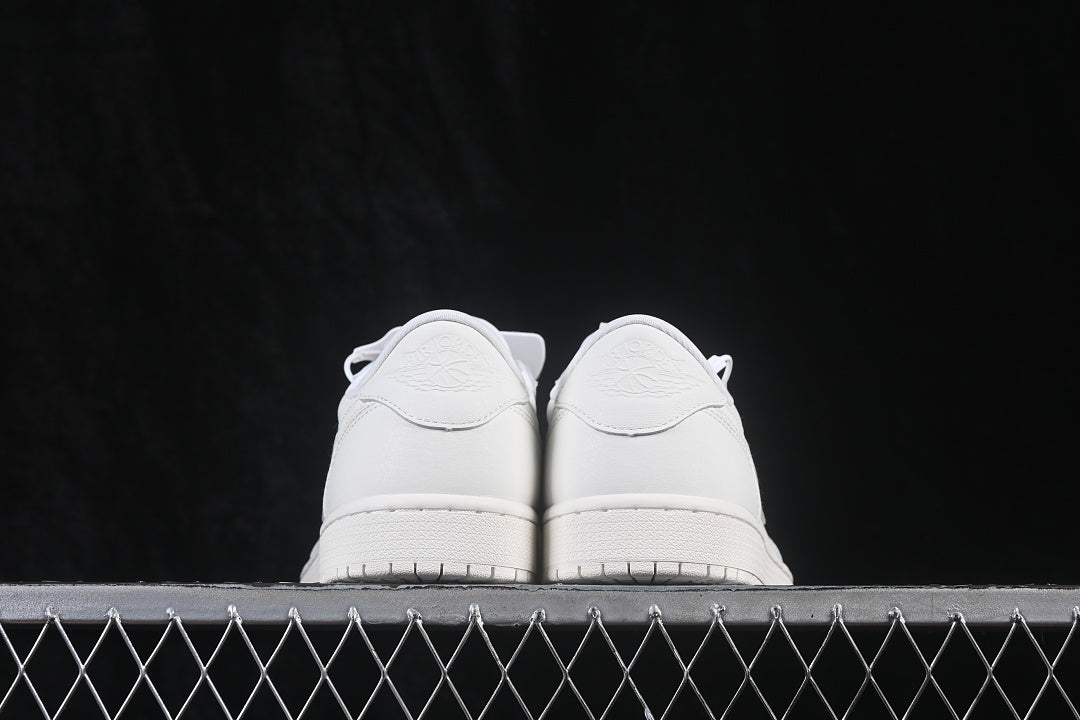 AJ1 Low