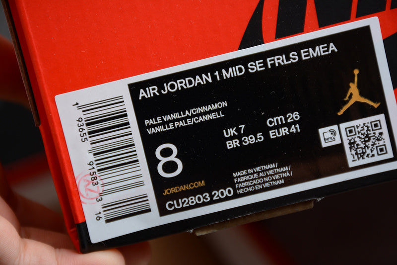 AJ1 Mid