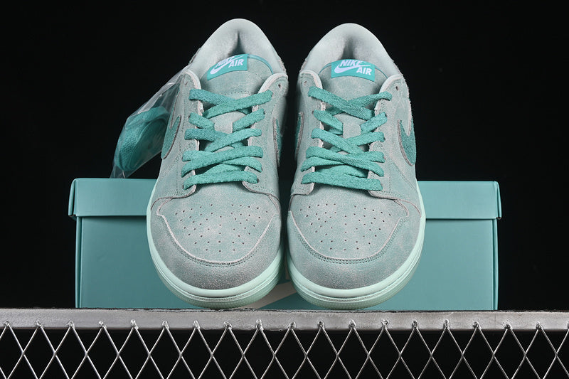 AJ1 Low
