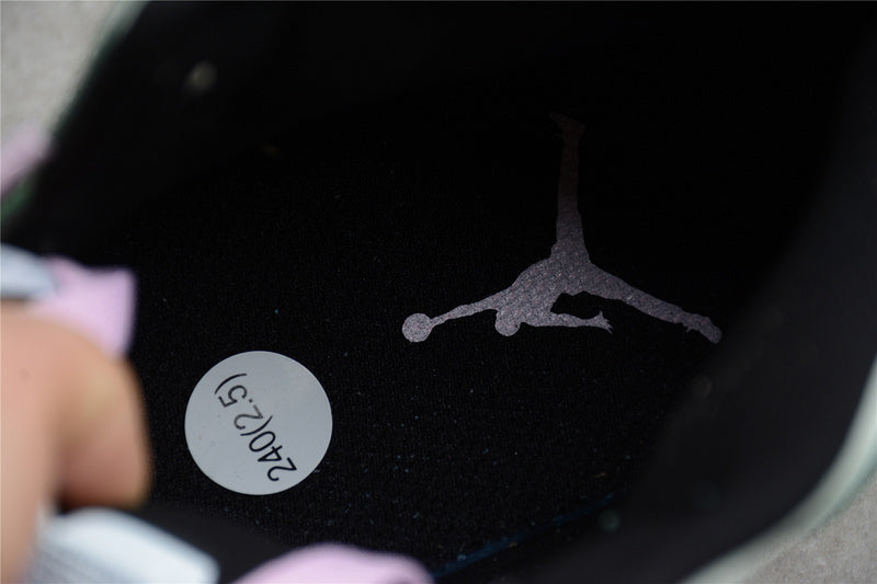 AJ1 Mid