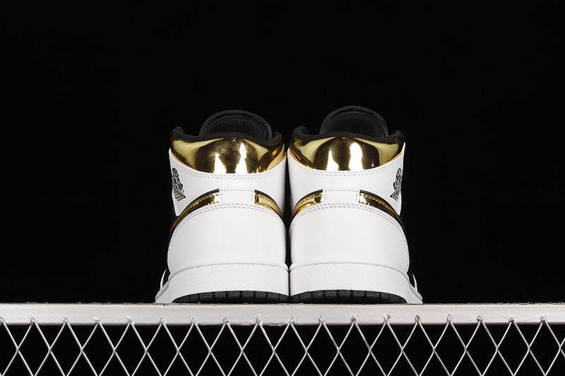 AJ1 Mid