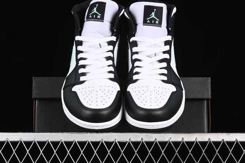 AJ1 Mid