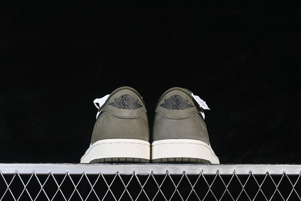 AJ1 Low