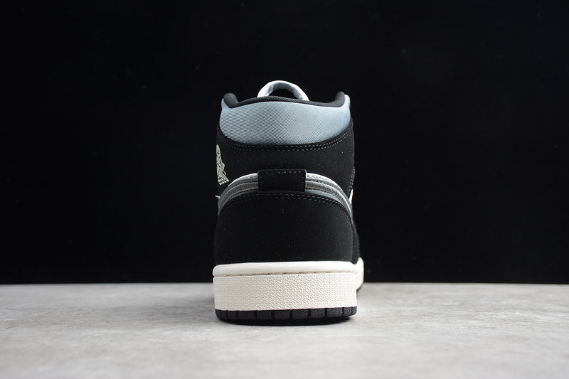 AJ1 Mid
