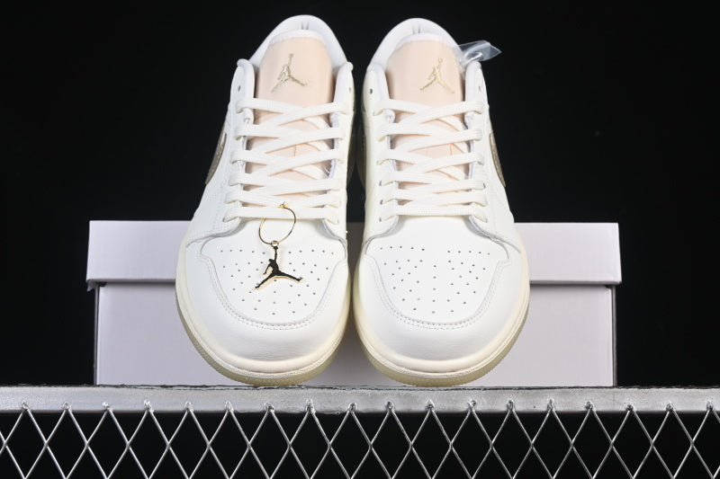 AJ1 Low