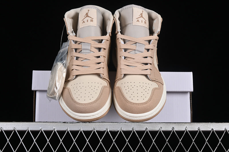 AJ1 Mid