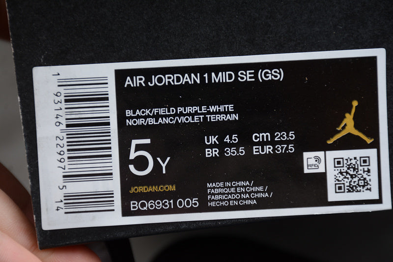 AJ1 Mid