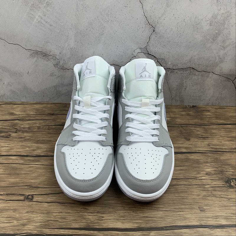 AJ1 Mid