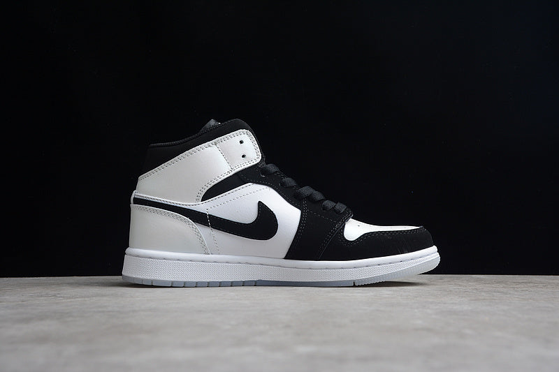 AJ1 Mid