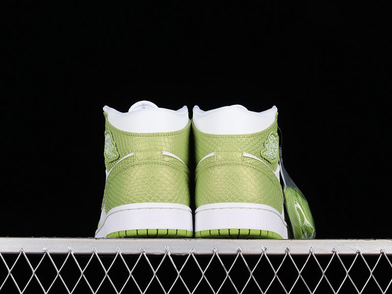 AJ1 Mid
