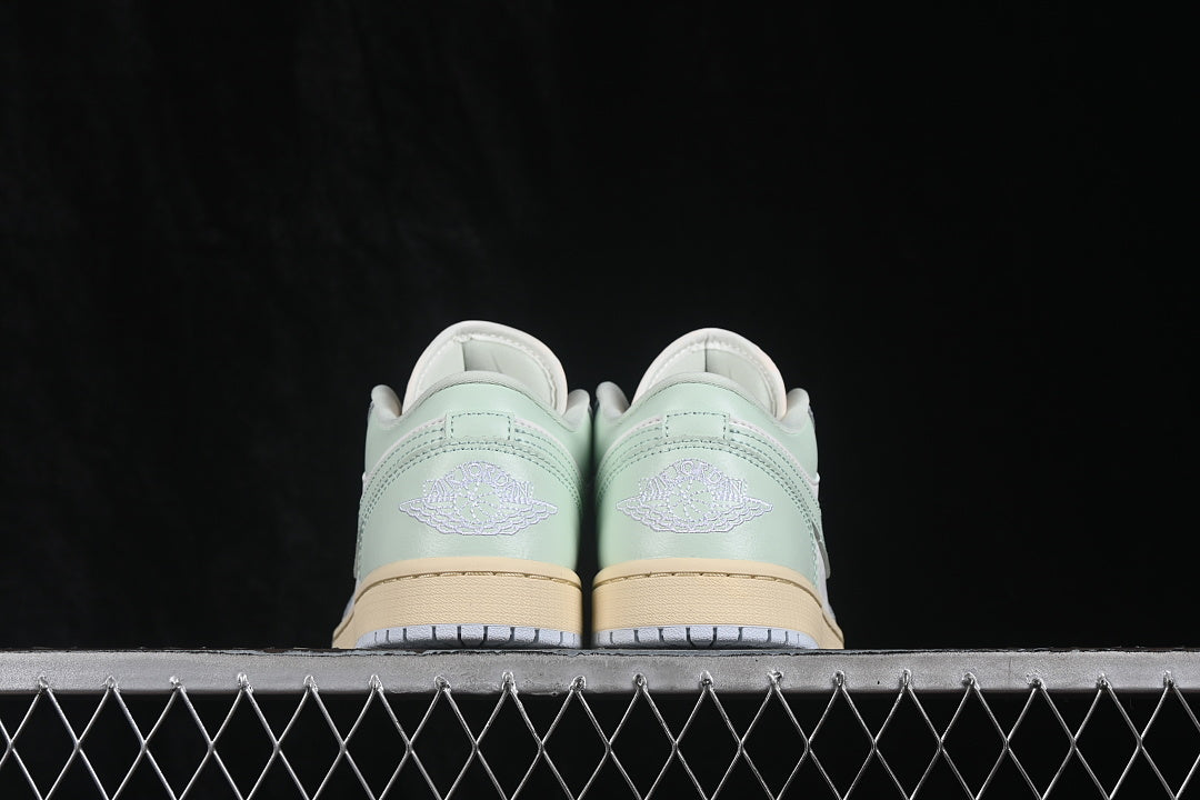 AJ1 Low