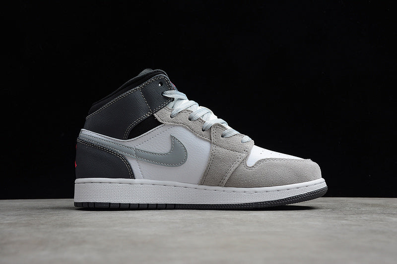 AJ1 Mid