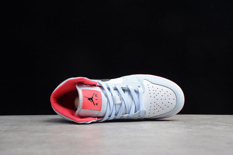 AJ1 Mid