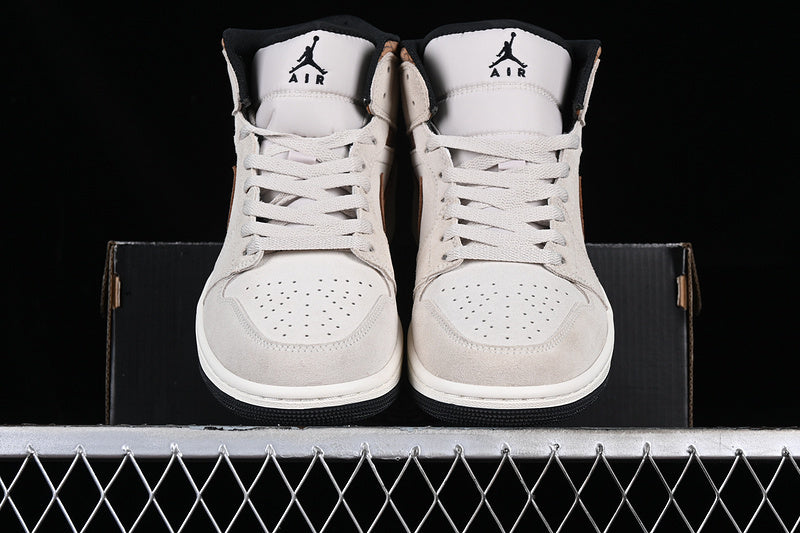 AJ1 Mid