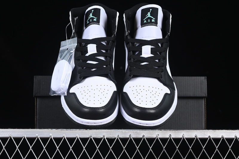 AJ1 Mid