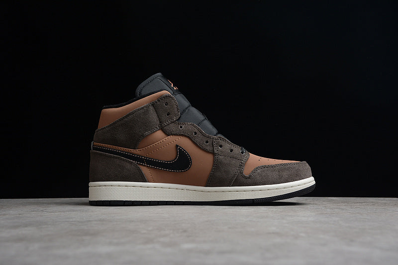 AJ1 Mid