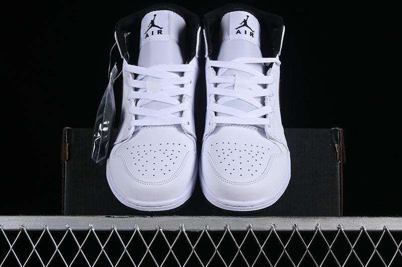AJ1 Mid
