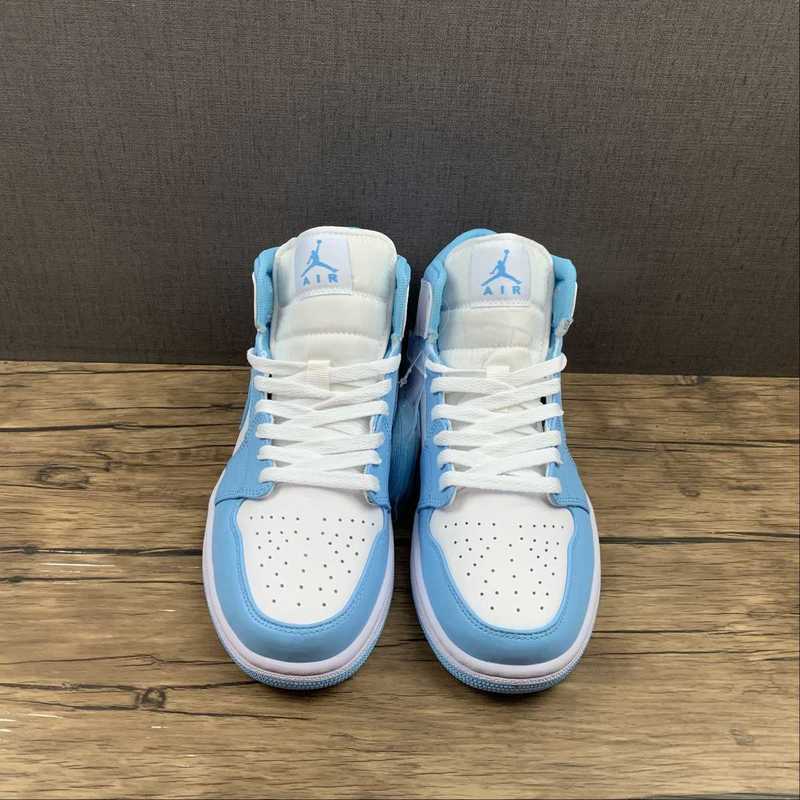 AJ1 Mid