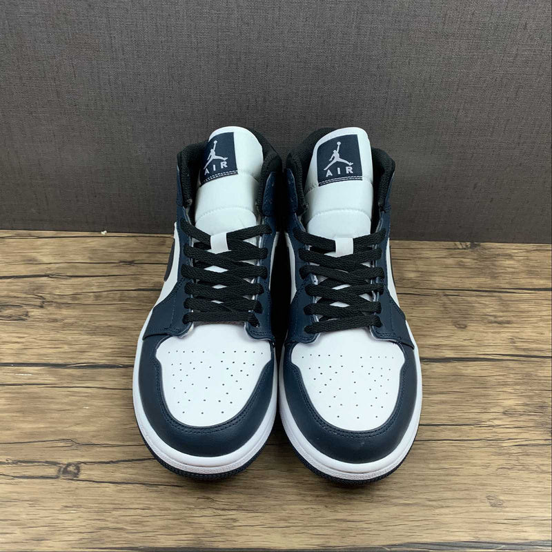 AJ1 Mid