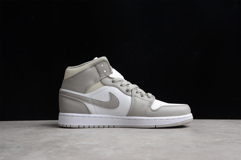 AJ1 Mid
