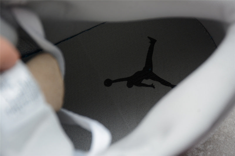 AJ1 Mid