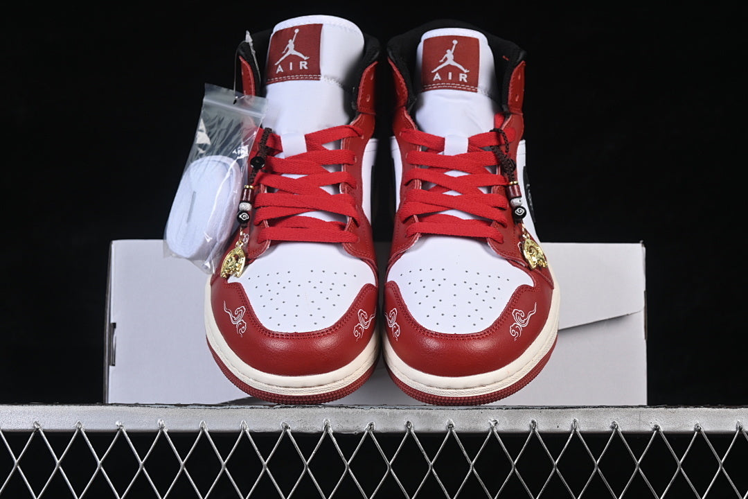AJ1 Mid