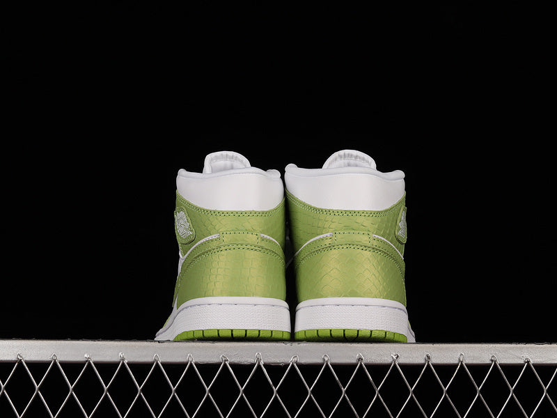 AJ1 Mid