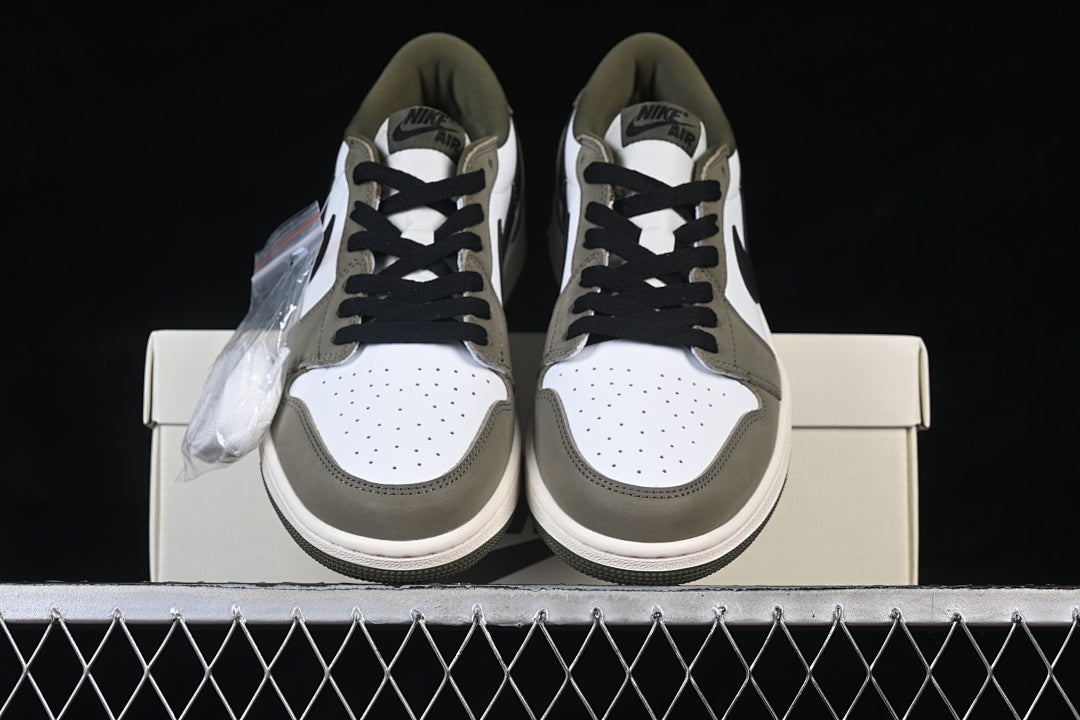 AJ1 Low