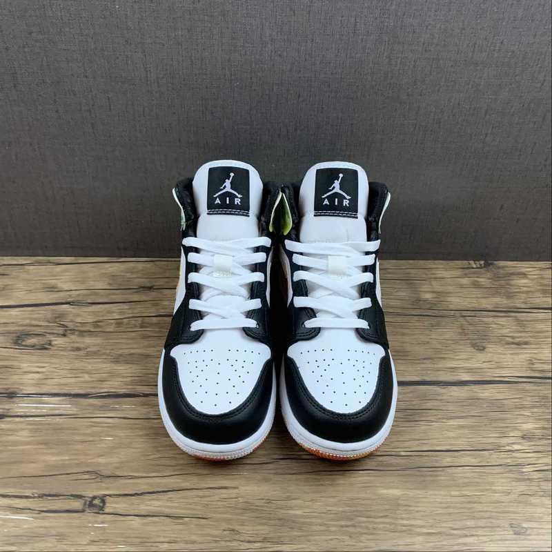 AJ1 Mid