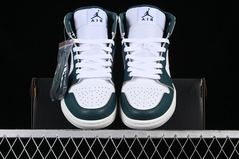AJ1 Mid