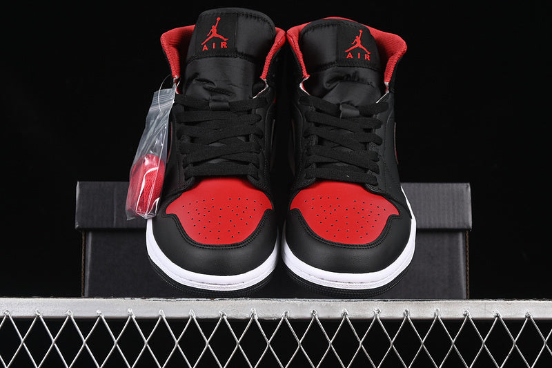 AJ1 Mid