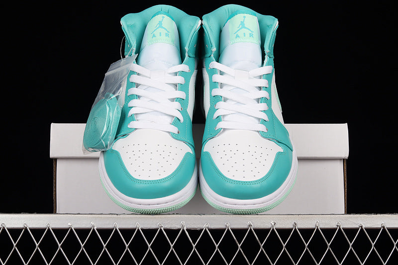 AJ1 Mid