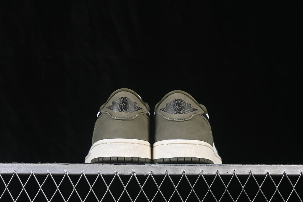 AJ1 Low