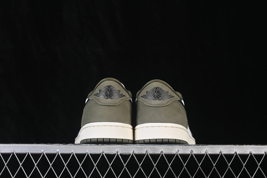 AJ1 Low