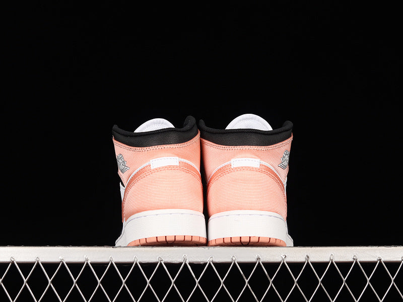AJ1 Mid