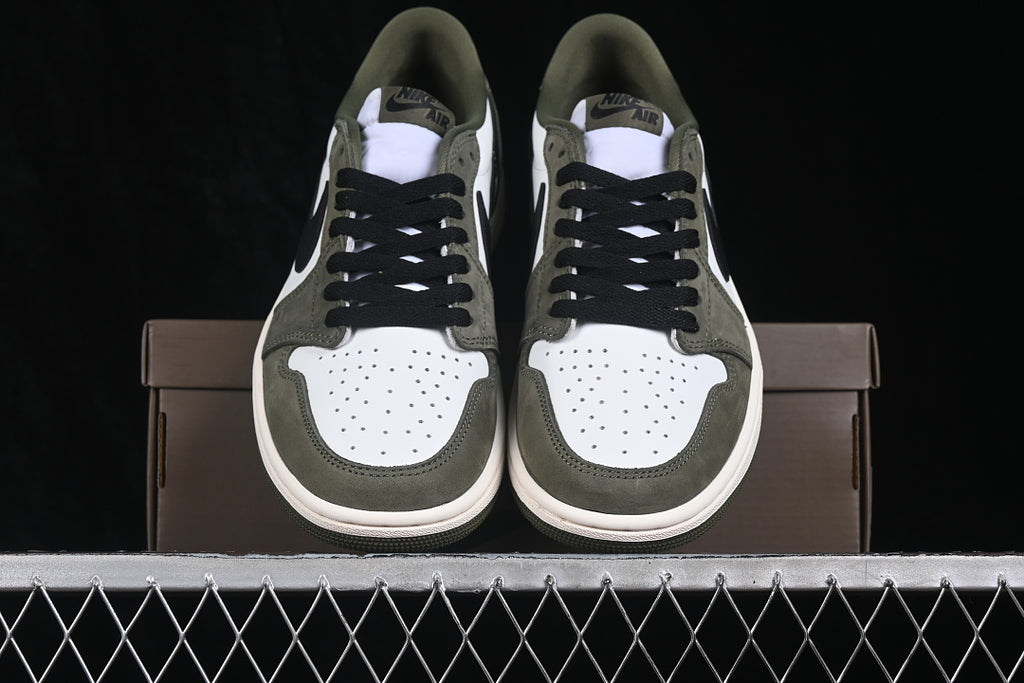 AJ1 Low
