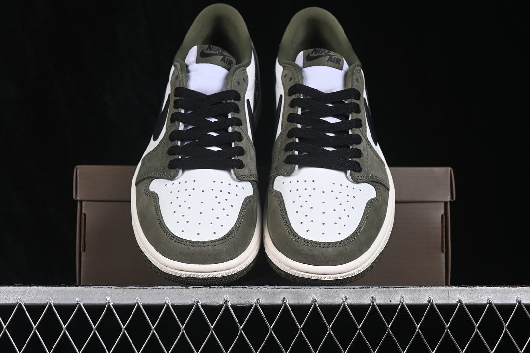 AJ1 Low