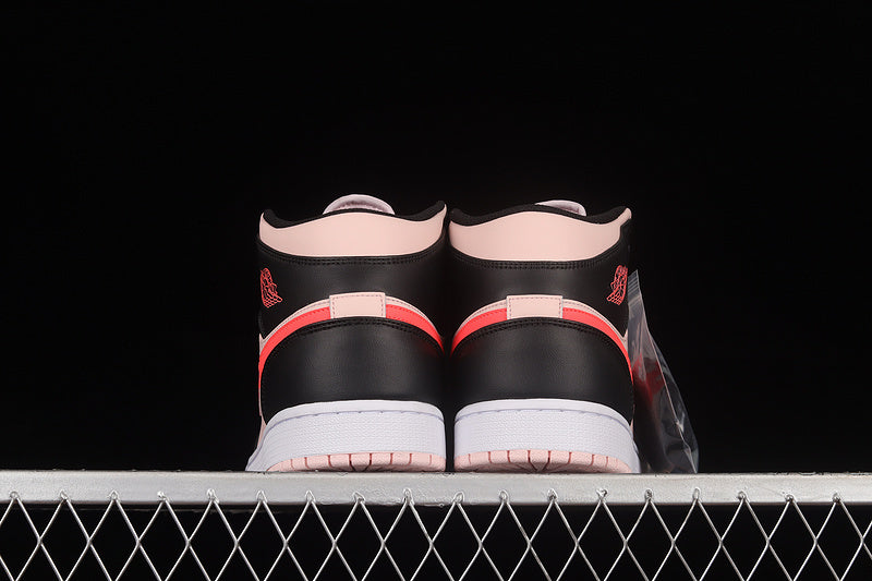 AJ1 Mid