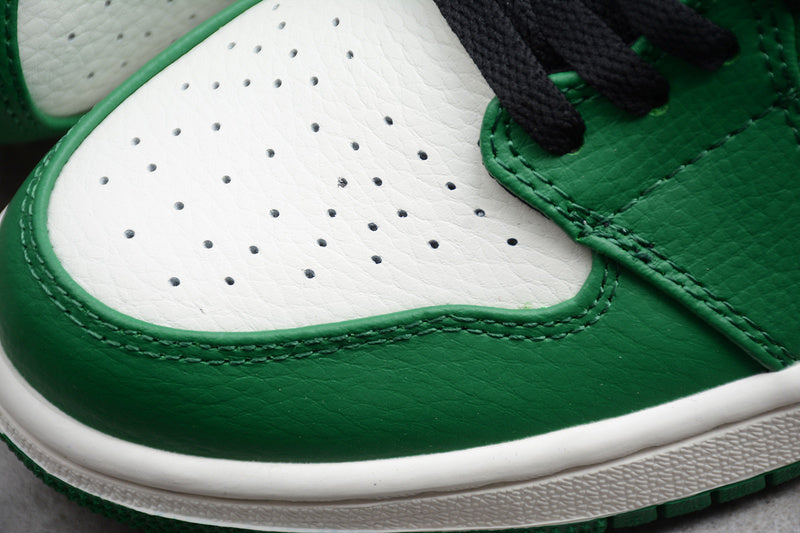 AJ1 Mid