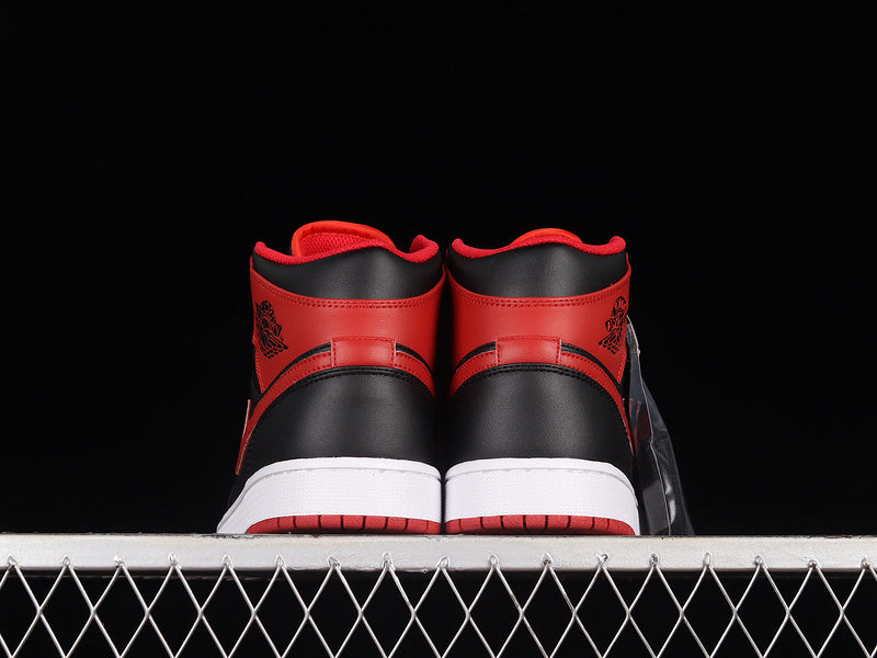 AJ1 Mid